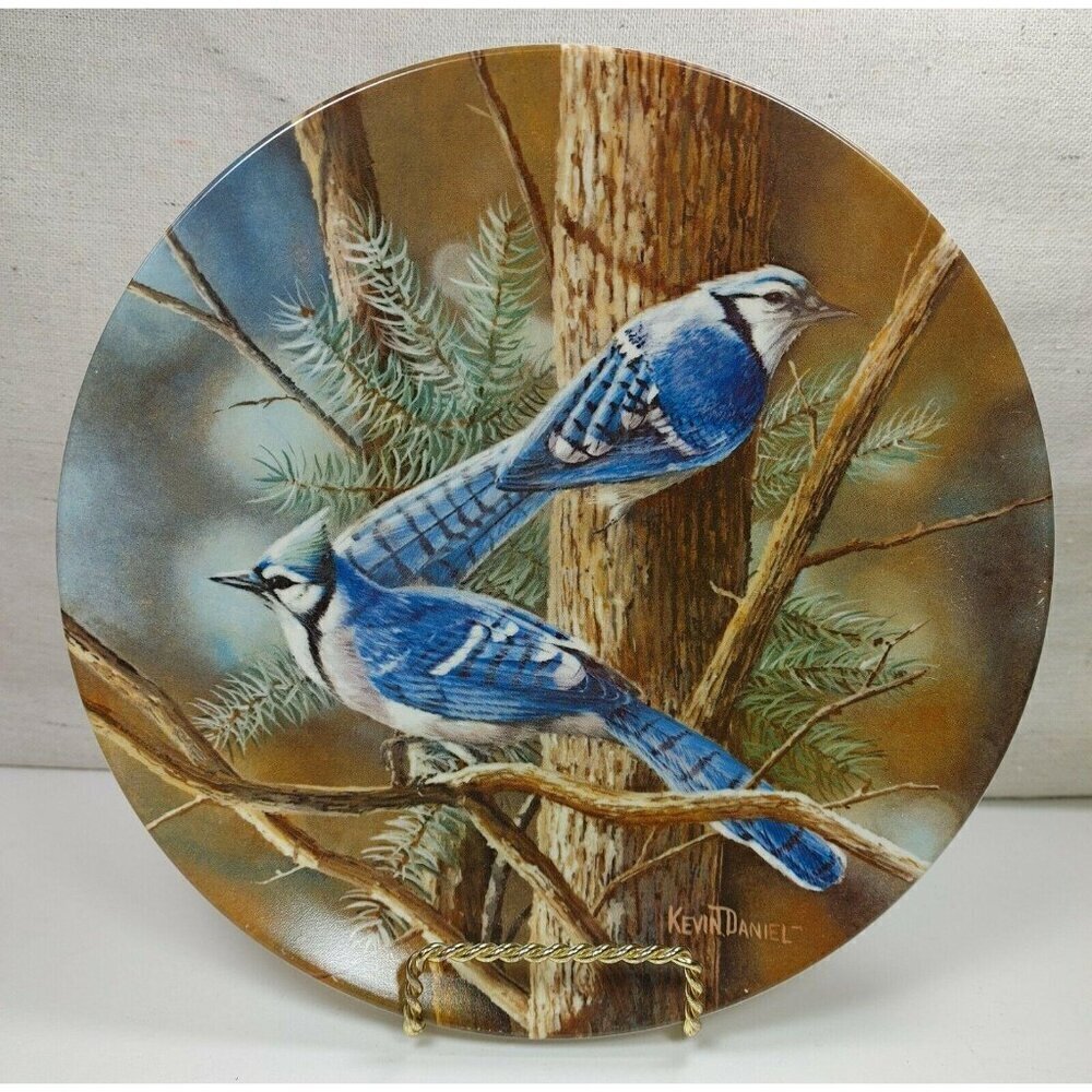 Edwin M Knowles 1985 The Blue Jay By Kevin Daniel Birds Collectors Plate 10120O